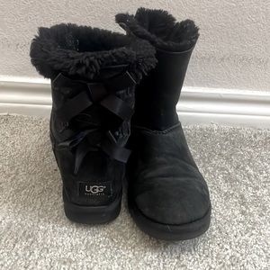 Ugg Bow Mini Boot